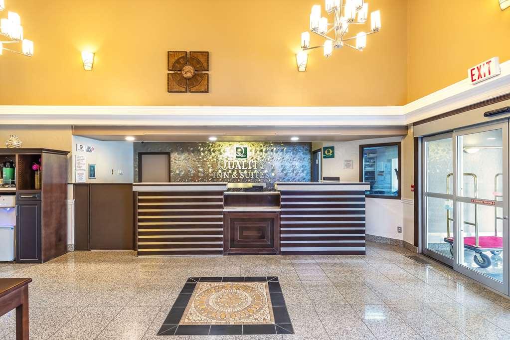 Quality Inn & Suites Yorkton İç mekan fotoğraf